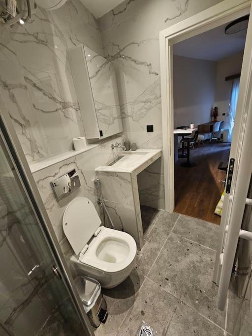 La Apartment *